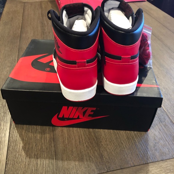 AIR JORDAN 1 HIGH THE RETURN "BRED" - Picture 4 of 7